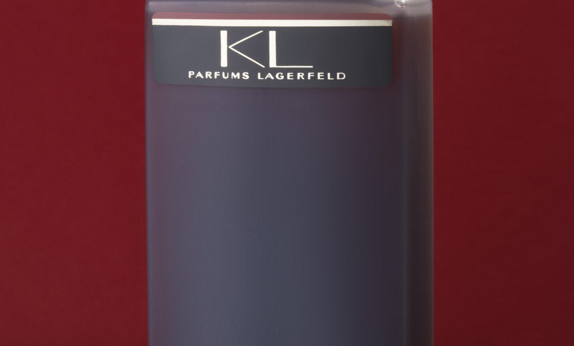 zdjęcie produktowe still life fotografia produktowa packshot perfum Karl Lagerfeld